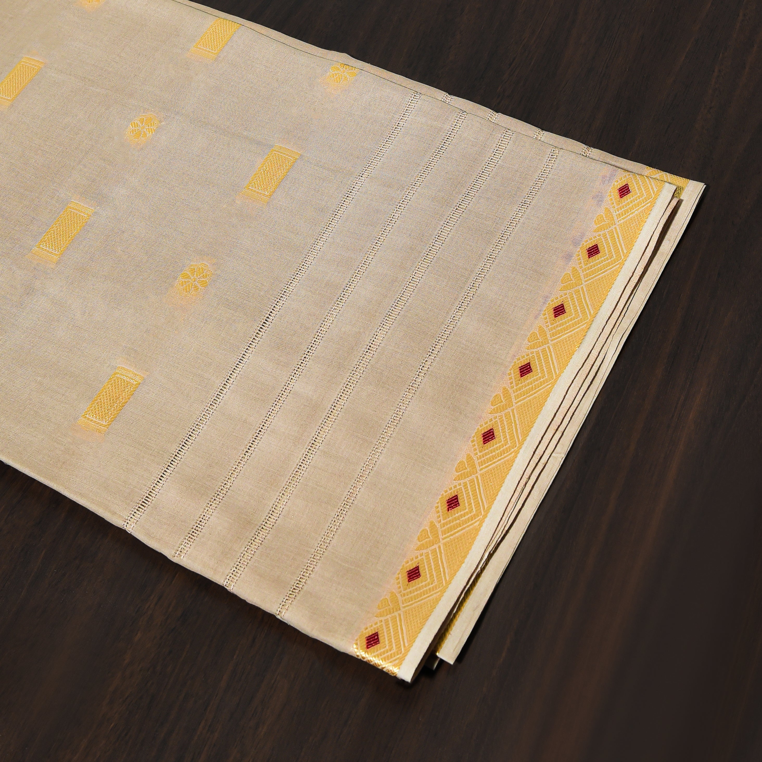 PURE LAWN DOUBLE TON HAWALAWN TARKASHI SHAWL