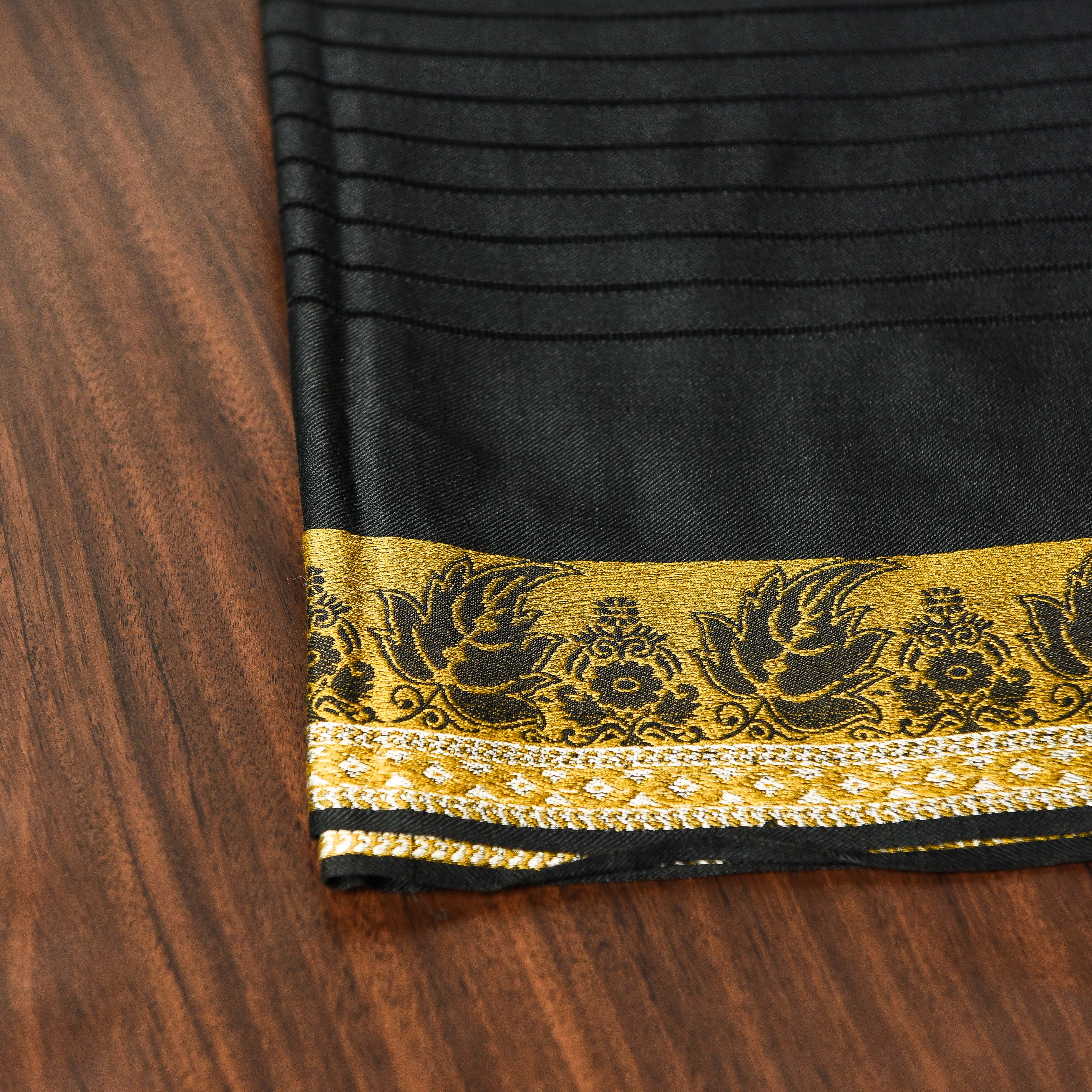 Tarkashi Chinar Border Wool  Shawl